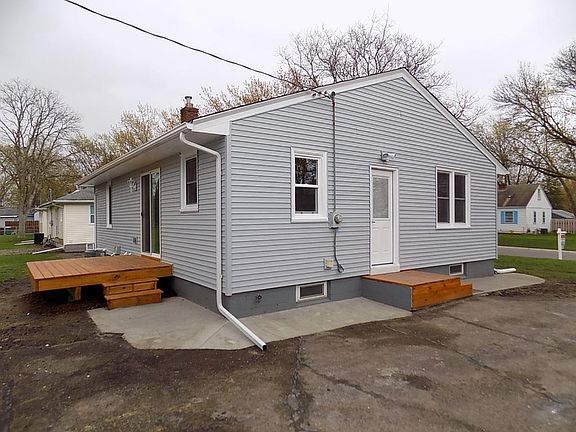 4th image of 6518 Cloverdale Ave N