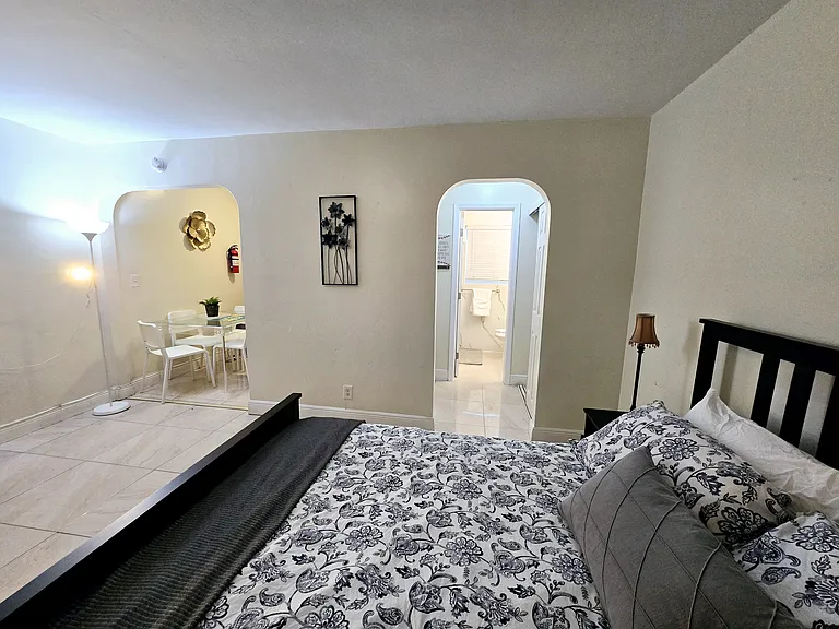 2305 Monroe St #4 — Photo 13