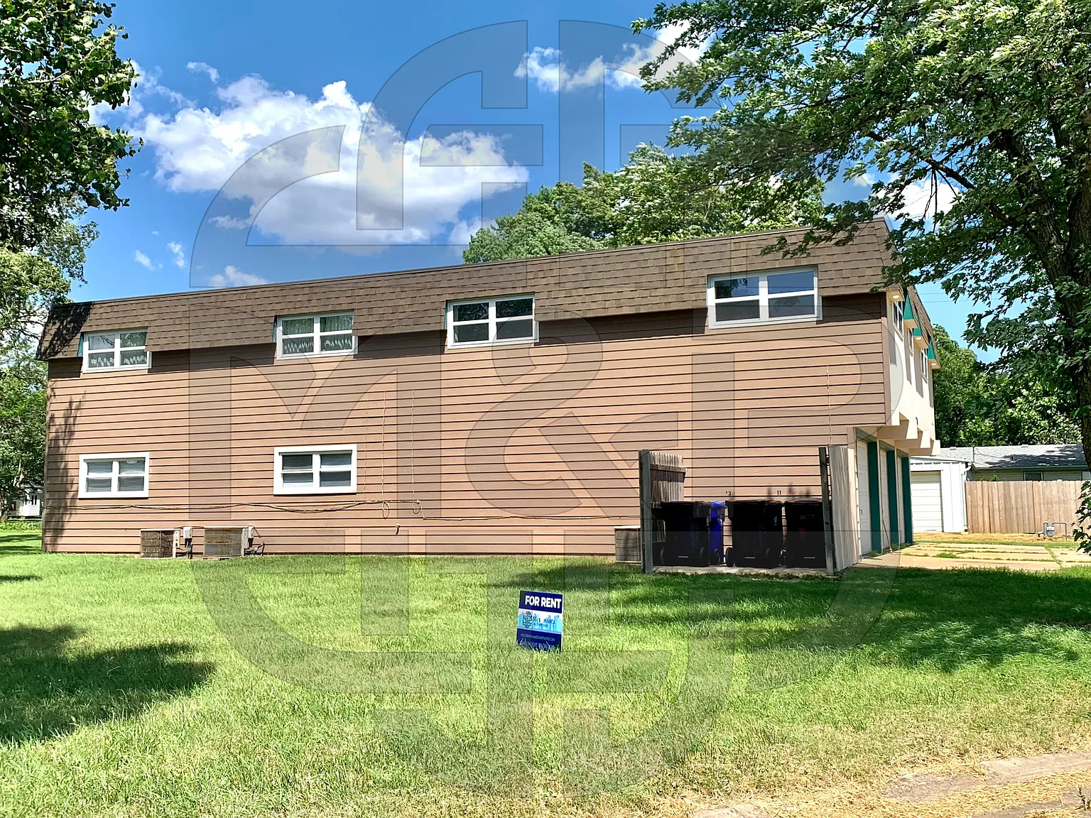 Edwards St Triplex — Photo 3