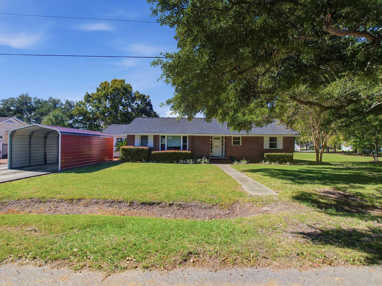 3 bed, 2.0 bath, 1724 sqft, $3,800 — Photo 1