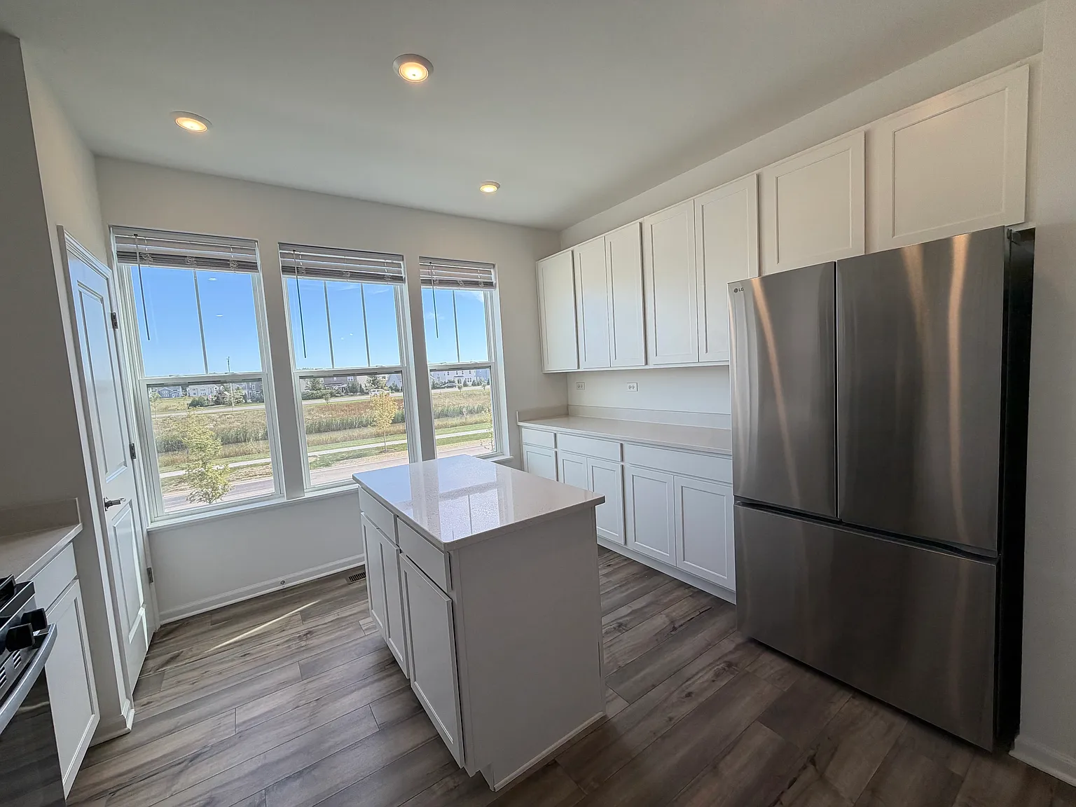 3 bed, 2.5 bath, 1894 sqft, $2,800 — Photo 4