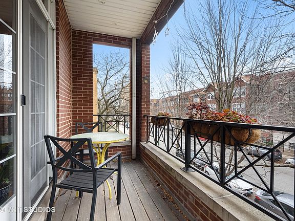 2nd image of 904 W Lawrence Ave APT 2E