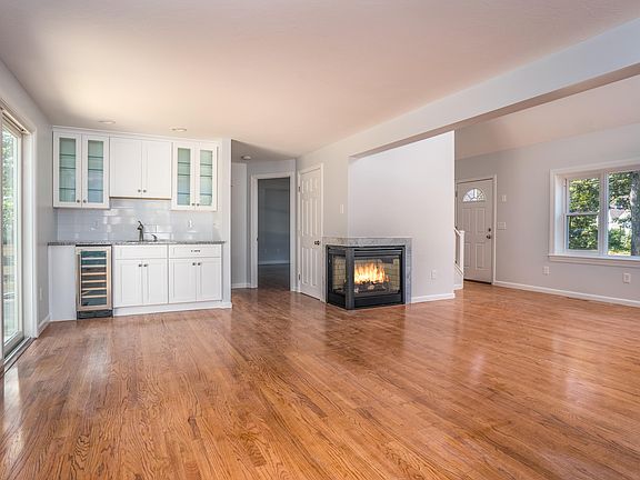 2nd image of 5 Sunny-Wood Drive