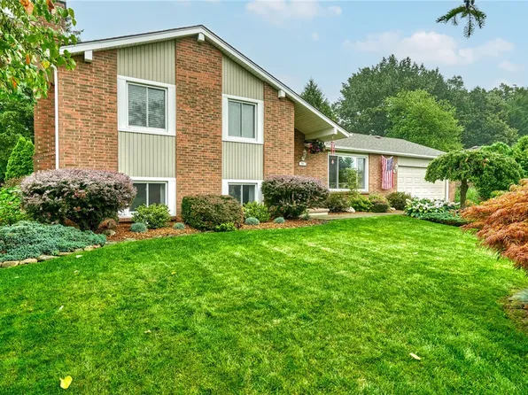 96 Chimney Hill Rd, Rochester, NY 14612