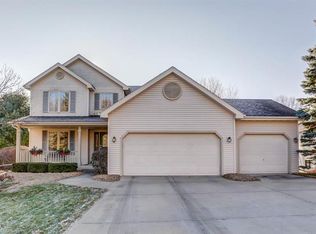 625 Bascom Hill Dr, Baraboo, WI 53913