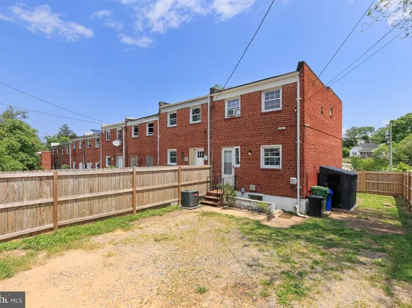 3826 W Bay Ave, Baltimore, MD 21225