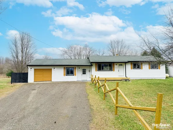 9046 Westfield Dr, Flushing, MI 48433