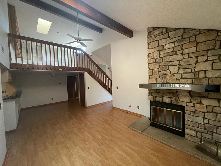 6207 Willow Ln — Photo 2