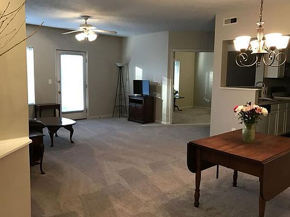 4th image of 200 Gateway Dr