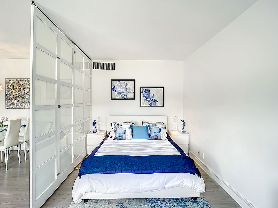 1st image of 1000 West Ave APT 205