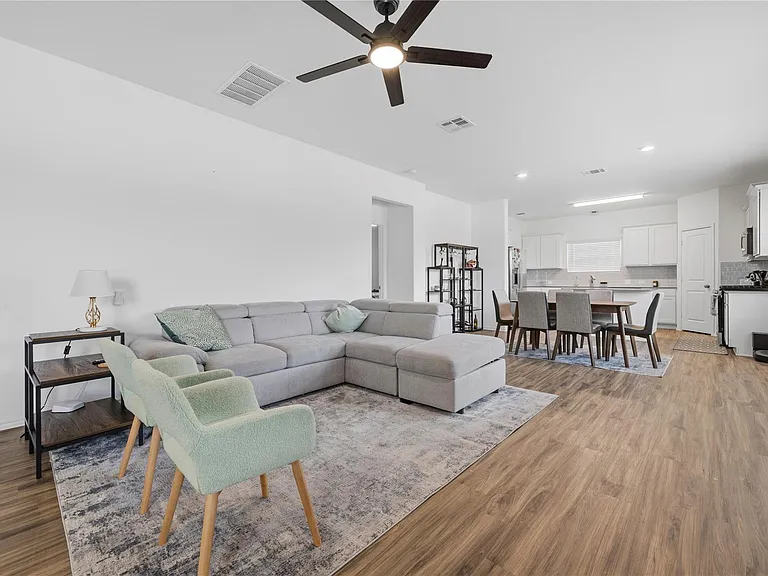 100 Wind Flower Ln — Photo 7