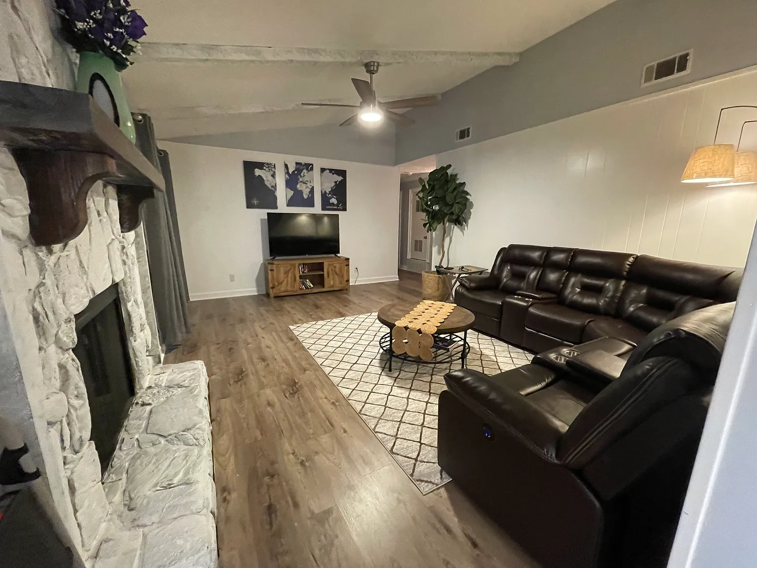 2 Dorchester Ct — Photo 1