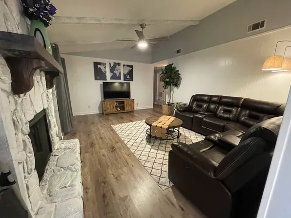 2 Dorchester Ct, Savannah, GA 31406