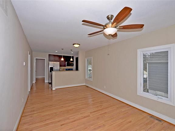 5th image of 2327 Wengler Ave