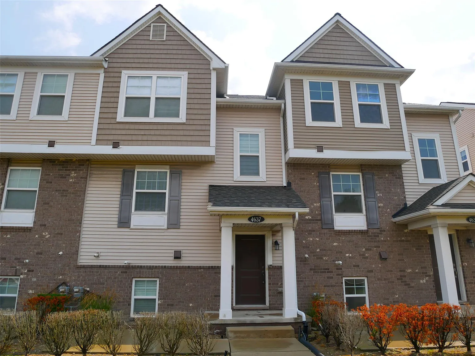 3 bed, 2.5 bath, 1541 sqft, $2,495 — Photo 3