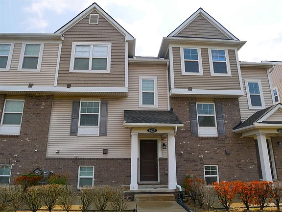 3rd image of 4637 Bradley Cir