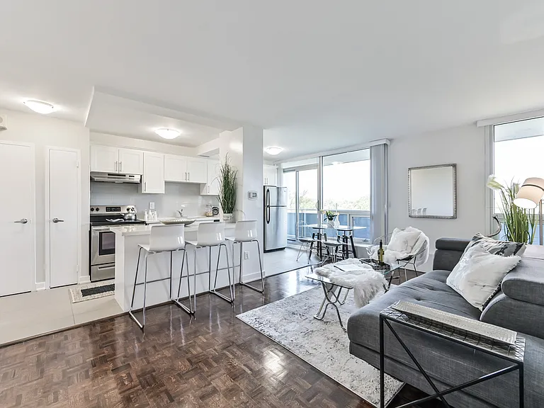 20 Prince Arthur Ave — Photo 22