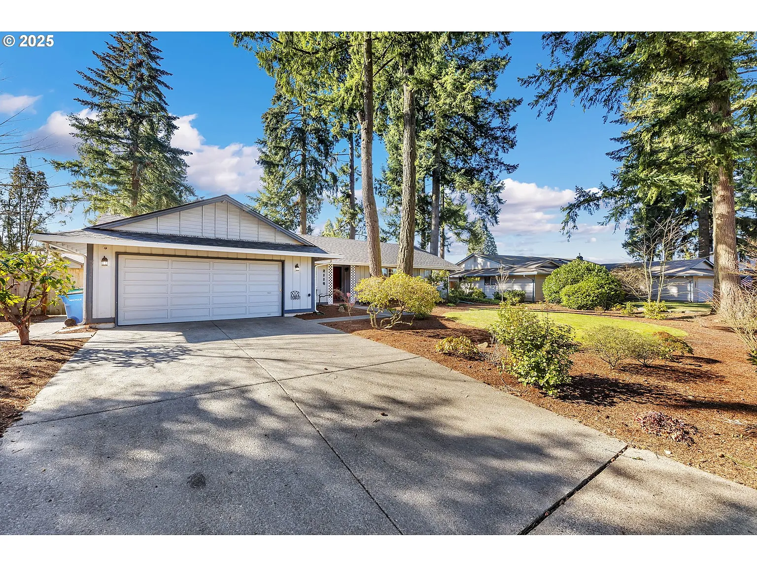 2114 NE Village Green Dr photo 1