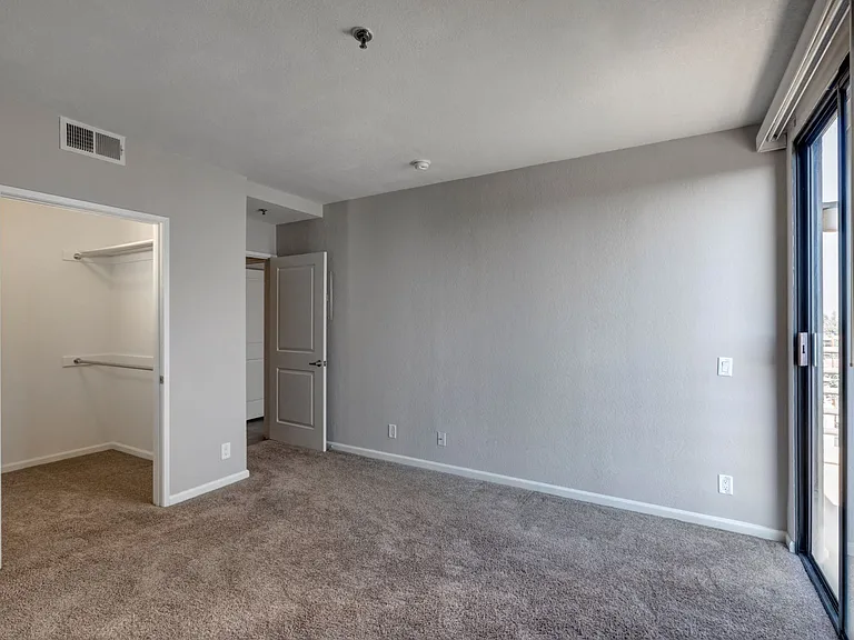 Chelsea Court Apartments — Photo 8