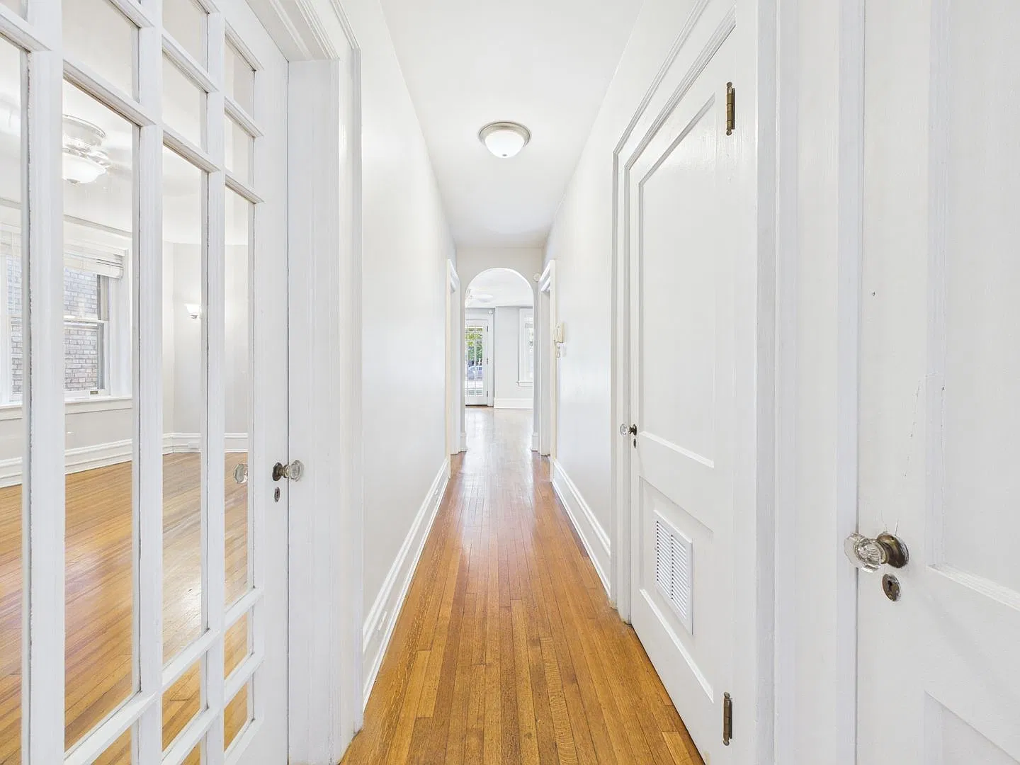 3 bed, 2.0 bath, 1850 sqft, $2,999 — Photo 3