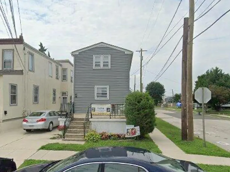 500 Front St — Photo 1