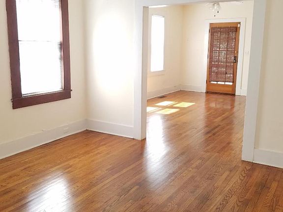 4th image of 1509 Troupe St