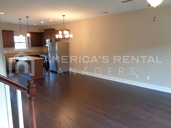 2nd image of 4387 Ridgemont Cir