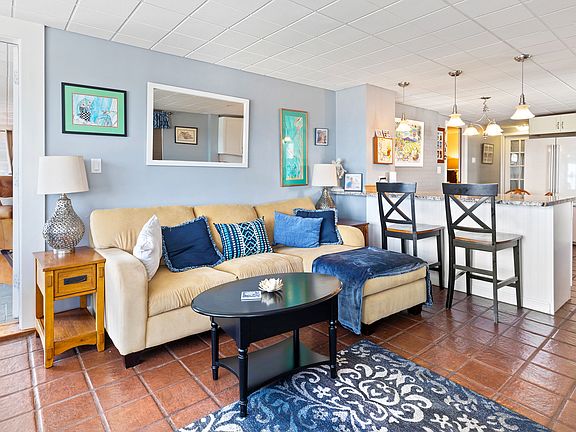 5th image of 473 Ocean Blvd #1