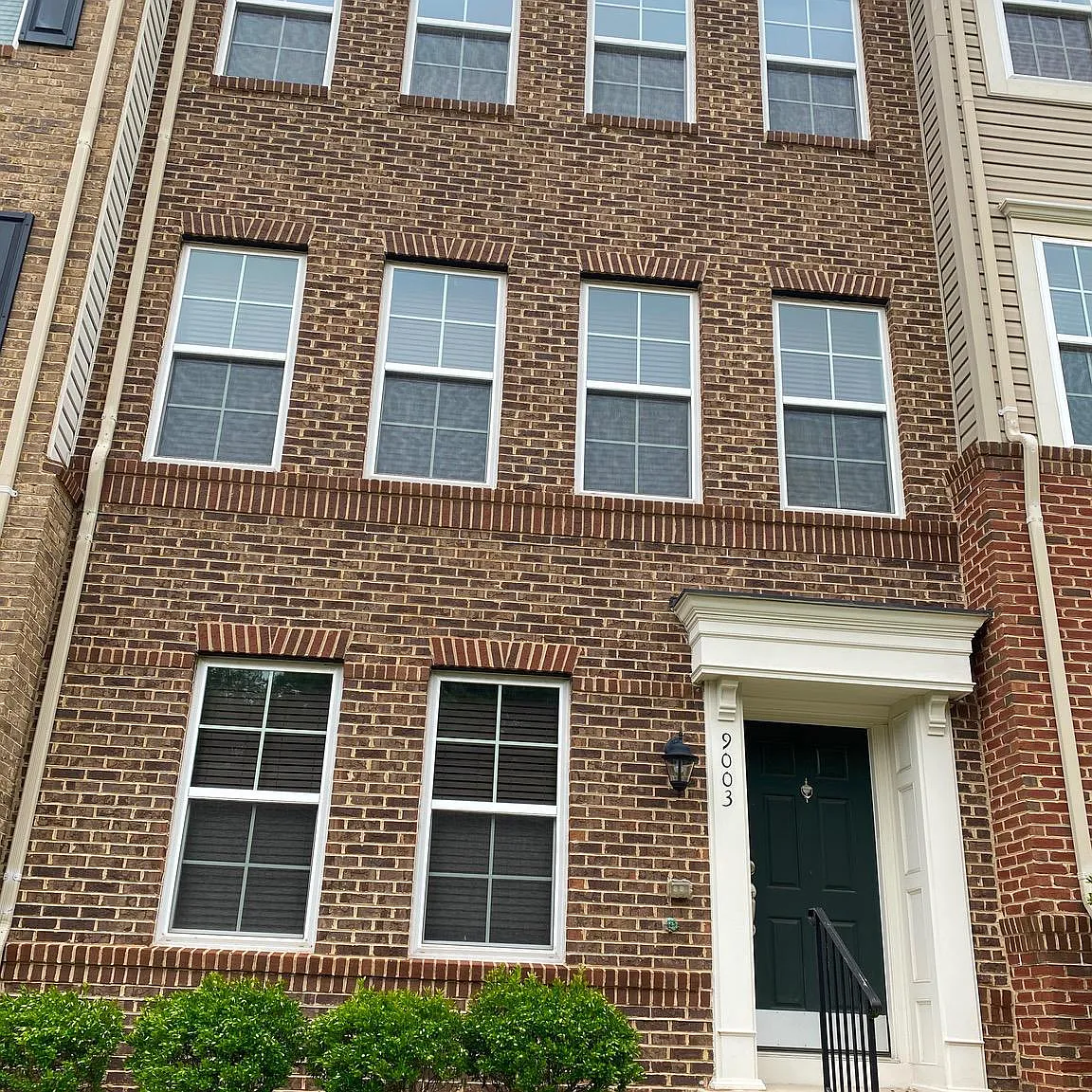 3 bed, 3.5 bath, 2000 sqft, $3,000 — Photo 1