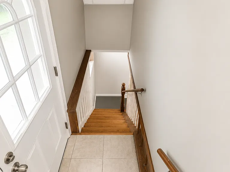 645 Shepley Dr — Photo 16