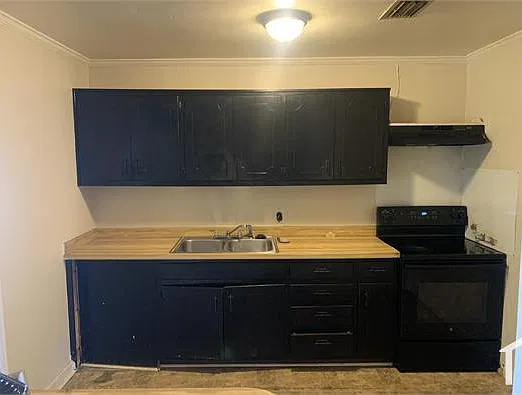 3 bed, $1,300 — Photo 2