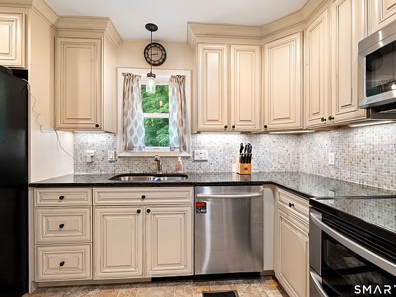 5th image of 25 Cook Road