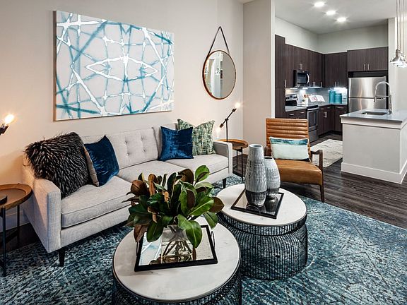 4th image of 315 W Magnolia Ave #558