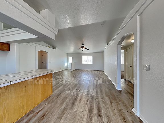 4th image of 2545 Palo Verde Blvd N