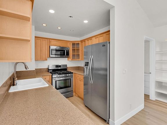 5th image of 7321 Alicante Rd APT A