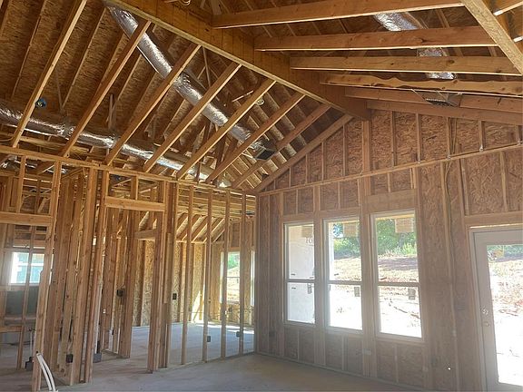 5th image of 2428 Creekview Trl