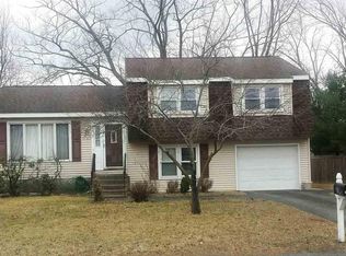22 Brickley Dr, Albany, NY 12205