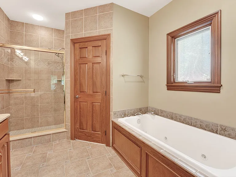 29998 Hilliard Blvd — Photo 12