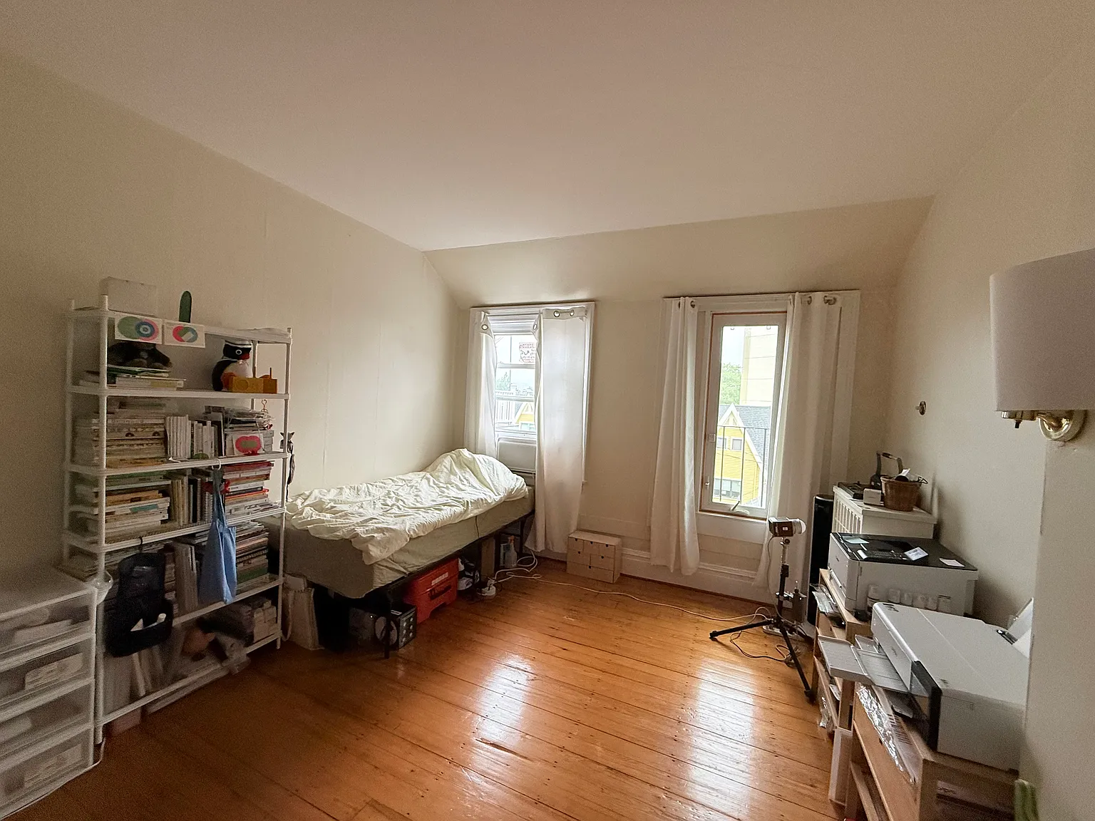 3 bed, 1300 sqft, $1,300 — Photo 4