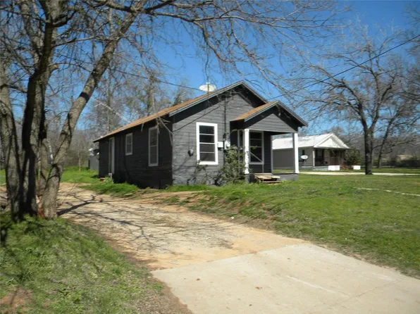 251 E Crow St, Stephenville, TX 76401