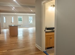 35 Graves Ave, Guilford, CT 06437