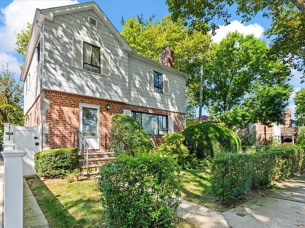 77-04 168th St, Flushing, NY 11366