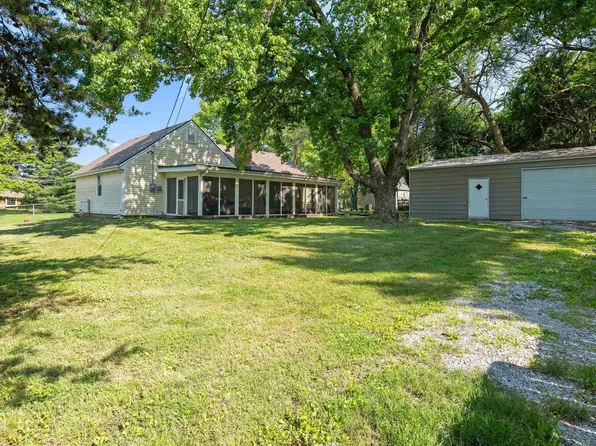 1305 S 8th St, Clinton, MO 64735