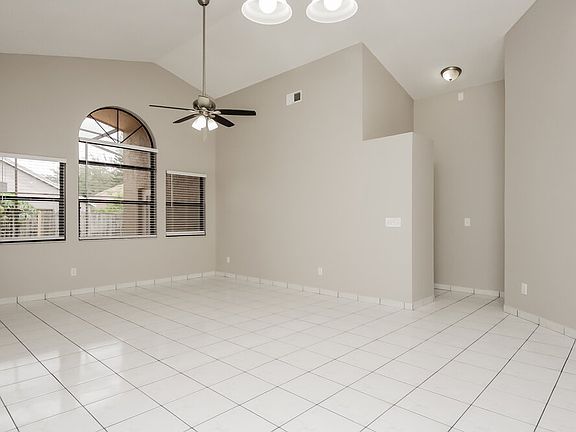 5th image of 12537 Darby Ave