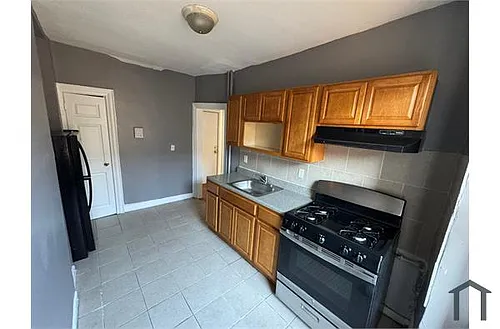 323 Park Ave Photo 1