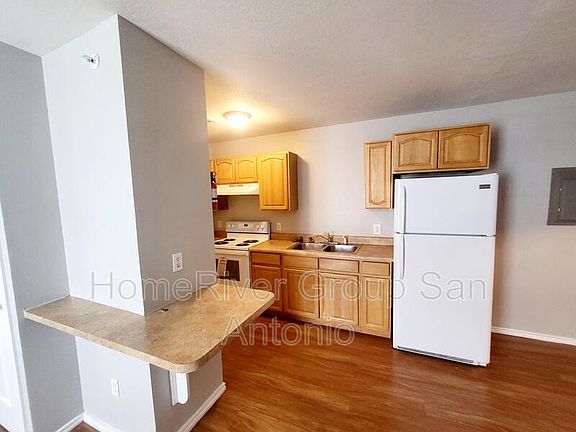 4th image of 8142 Glen Mont Dr #6