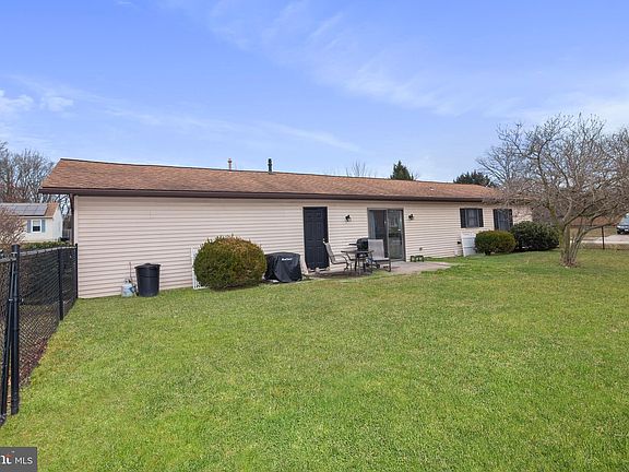 5th image of 253 Karen Dr