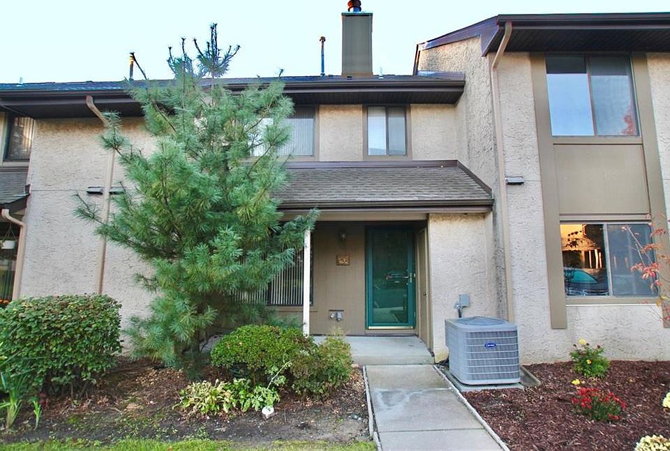 1st image of 126 Hampshire Dr #126