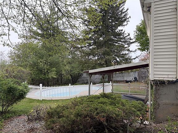 5th image of 178 Hilton Rd