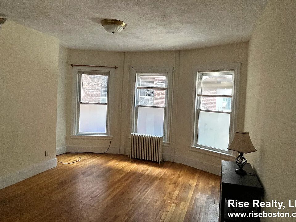 1st image of 35A Harvard St #1